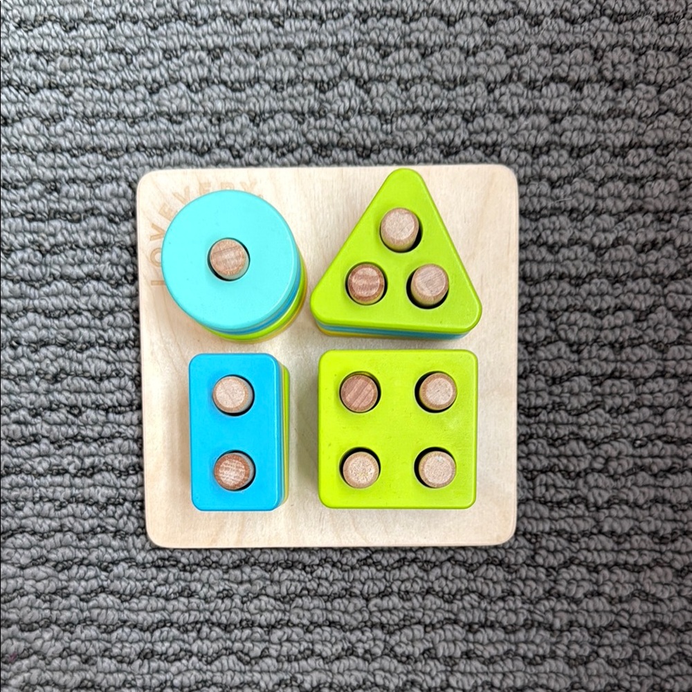 Lovevery Sort and Stack Peg Puzzle